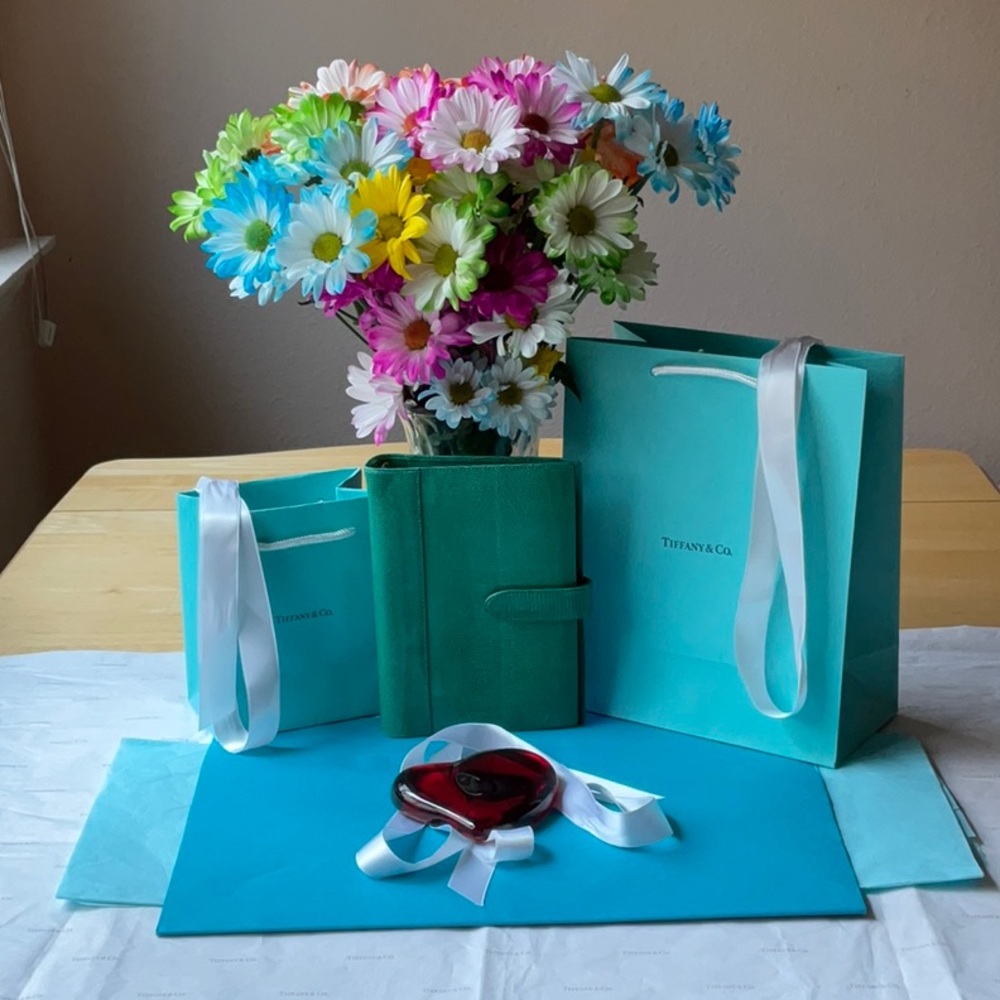 📗 ❤️📗 TIFFANY & CO. GREEN JOURNAL AND RED HEART PAPERWEIGHT 📗❤️📗 NWOT 📗❤️📗